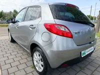Gebraucht Mazda 2 Kenko 84 PS (61 kW) 2013 Silber Kleinwagen