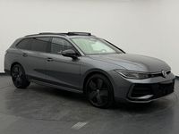 Neu VW Passat R-line 193 PS (141 kW) 2026 Grenadilla black metallic Kombi