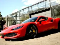 Gebraucht Ferrari 296 829 PS (609 kW) 2025 Rot Cabrio