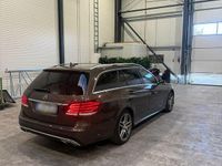 Gebraucht Mercedes E200 Avantgarde 184 PS (135 kW) 2013 Braun Kombi