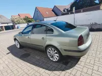 Usata VW Passat 115 CV (84 kW) 2003 Verde Berlina