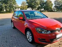 Gebraucht VW Golf VII LOUNGE 86 PS (63 kW) 2016 Rot Limousine