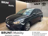 Używany Kia Rio Vision 101 KM (74 kW) 2023 Czarny Sedan/Limuzyna