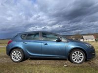 Usata Opel Astra Active 140 CV (102 kW) 2013 Blu Berlina