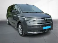 Gebraucht VW Multivan Style 150 PS (110 kW) 2025 Grau Van / Kleinbus