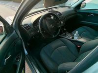 Second-hand Mercedes E220 177 CP (130 kW) 2006 Maro Hatchback