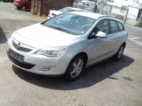 Gebraucht Opel Astra Edition 110 PS (80 kW) 2011 Silber Kombi