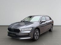 Neu Skoda Superb Selection 150 PS (110 kW) 2026 Grau Kombi