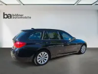 Gebraucht BMW 330 Sport Line 258 PS (189 kW) 2019 Saphirschwarz Kombi