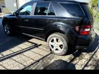 Używany Mercedes ML280 190 KM (139 kW) 2007 Czarny SUV