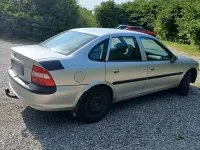 Gebraucht Opel Vectra 115 PS (84 kW) 1997 Silber Limousine