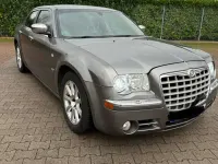 Second-hand Chrysler 300C 218 CP (160 kW) 2007 Argintiu Berlinǎ