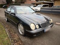Second-hand Mercedes E320 224 CP (164 kW) 2000 Albastru Berlinǎ