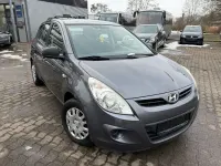 Gebraucht Hyundai i20 Classic 86 PS (63 kW) 2012 Grau Kleinwagen