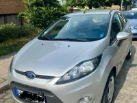 Gebraucht Ford Fiesta Trend 60 PS (44 kW) 2012 Silber Limousine
