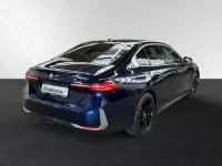 Gebraucht BMW 550e Performance 489 PS (359 kW) 2024 Bmw individual tansanitblau metallic Limousine