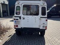 Gebraucht Land Rover Defender 122 PS (89 kW) 2010 Weiß Kombi