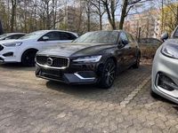 Gebraucht Volvo V60 Core 253 PS (186 kW) 2022 Schwarz Kombi