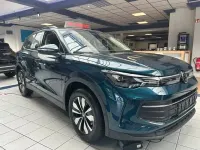Neu VW Tiguan Life 150 PS (110 kW) 2026 Blau SUV