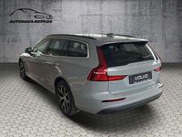 Gebraucht Volvo V60 Core 163 PS (119 kW) 2024 Vapour grey Kombi