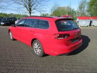 Gebraucht VW Passat Business 122 PS (89 kW) 2022 Tornadorot Kombi