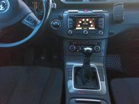 Second-hand VW Passat 122 CP (89 kW) 2010 Negru Berlinǎ