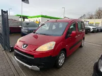 Gebraucht Peugeot Partner Tepee Tendance 90 PS (66 kW) 2009 Rot Van / Kleinbus