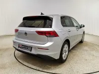 Gebraucht VW Golf VIII Life 150 PS (110 kW) 2023 Reflexsilber metallic Limousine