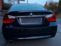 Gebraucht BMW 320 177 PS (130 kW) 2007 Schwarz Limousine