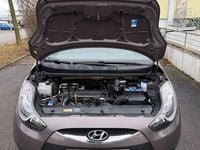 Gebraucht Hyundai ix20 Edition 90 PS (66 kW) 2013 Braun Kleinwagen