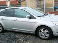 Gebraucht Ford Focus 100 PS (73 kW) 2008 Silber Limousine