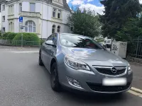Gebraucht Opel Astra 101 PS (74 kW) 2011 Grau Limousine