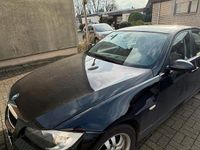 Gebraucht BMW 318 129 PS (94 kW) 2007 Schwarz Limousine