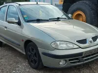 Gebraucht Renault Mégane II 95 PS (69 kW) 2002 Gold Limousine