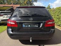 Gebraucht Mercedes E200 Classic 170 PS (125 kW) 2011 Schwarz Limousine