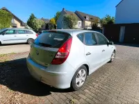 Gebraucht Hyundai i30 Edition 109 PS (80 kW) 2011 Silber Limousine