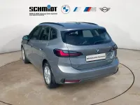 Gebraucht BMW 225 Active Tourer Luxury Line 245 PS (180 kW) 2024 Skyscraper grau Van / Kleinbus