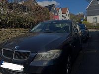 Gebraucht BMW 318 129 PS (94 kW) 2007 Blau Limousine