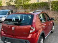 Gebraucht Dacia Sandero 68 PS (50 kW) 2010 Rot Limousine