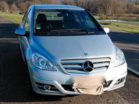Gebraucht Mercedes B200 140 PS (102 kW) 2011 Silber Van / Kleinbus