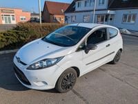 Gebraucht Ford Fiesta Ambiente 60 PS (44 kW) 2010 Weiß Kleinwagen