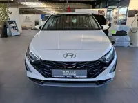 Gebraucht Hyundai i20 Select 101 PS (74 kW) 2025 Atlas white Kleinwagen