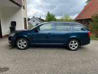 Gebraucht Skoda Octavia Family 105 PS (77 kW) 2011 Blau Kombi