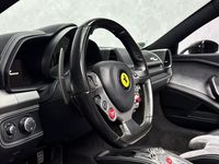 Second-hand Ferrari 458 570 CP (419 kW) 2012 Negru Cabrio