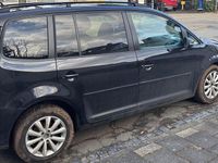 Gebraucht VW Touran Comfortline 105 PS (77 kW) 2012 Schwarz Van / Kleinbus