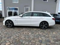 Gebraucht Mercedes C300e Avantgarde 320 PS (235 kW) 2021 Polarweiss Kombi