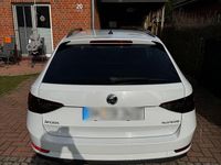 Gebraucht Skoda Superb 150 PS (110 kW) 2016 Weiß Kombi