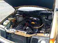 Gebraucht Mercedes E260 160 PS (117 kW) 1988 Gold Limousine