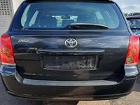 Gebraucht Toyota Avensis Sol 129 PS (94 kW) 2004 Mysticschwarz mica Kombi