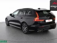 Gebraucht Volvo V60 341 PS (250 kW) 2021 Onyx black Kombi